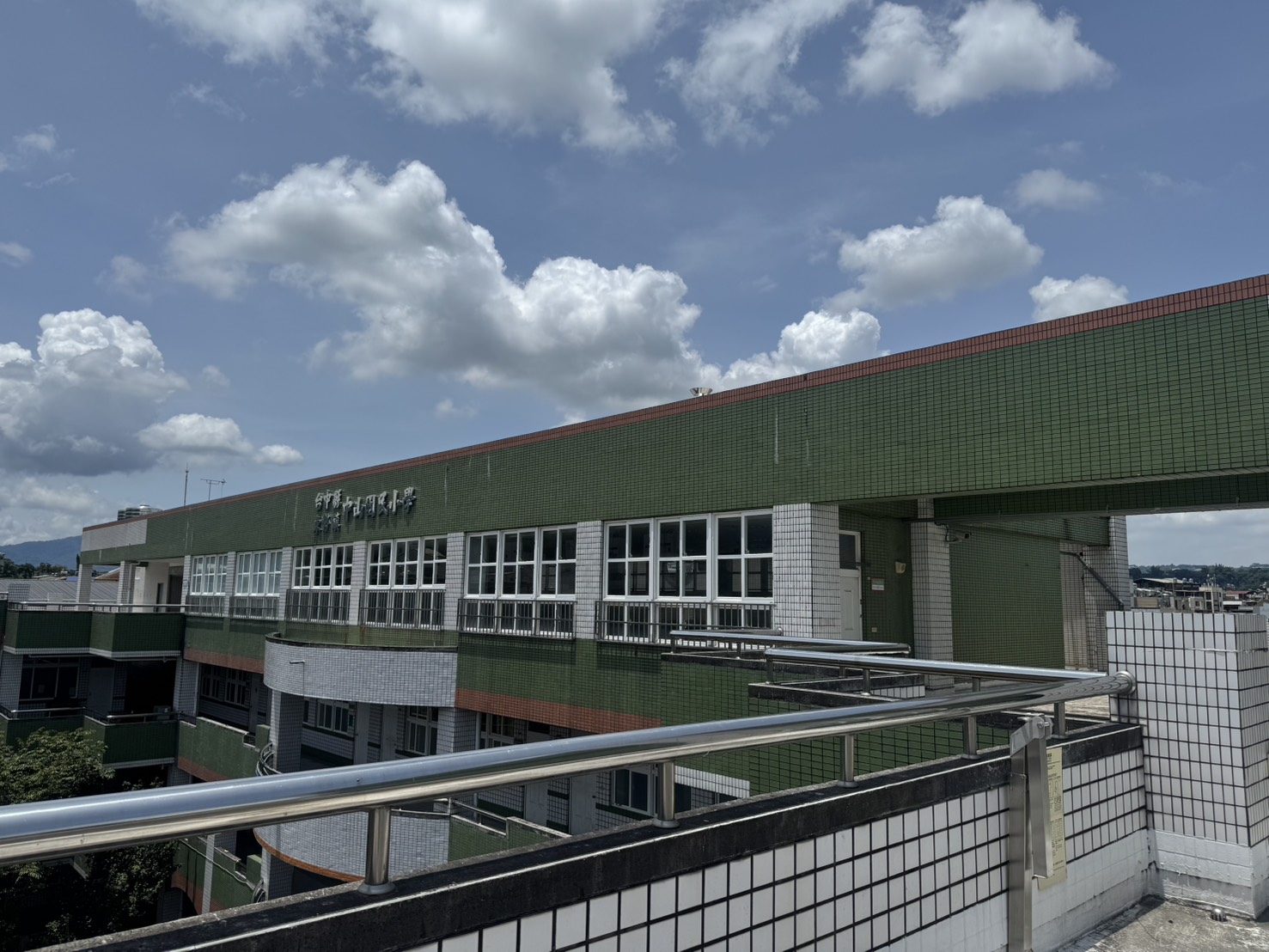 東勢學校太陽能案場｜虹運專業丈量與結構規劃